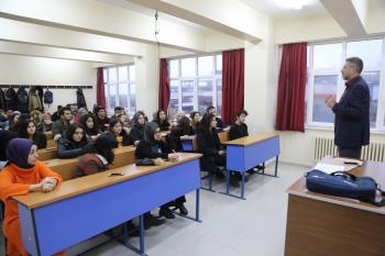 Üniversitemiz Sürekli Eğitim Uygulama ve Araştırma Merkezi ile İş Sağlığı ve Güvenliği Koordinatörlüğü İş Birliğinde İş sağlığı ve Güvenliği Eğitimi Düzenlendi